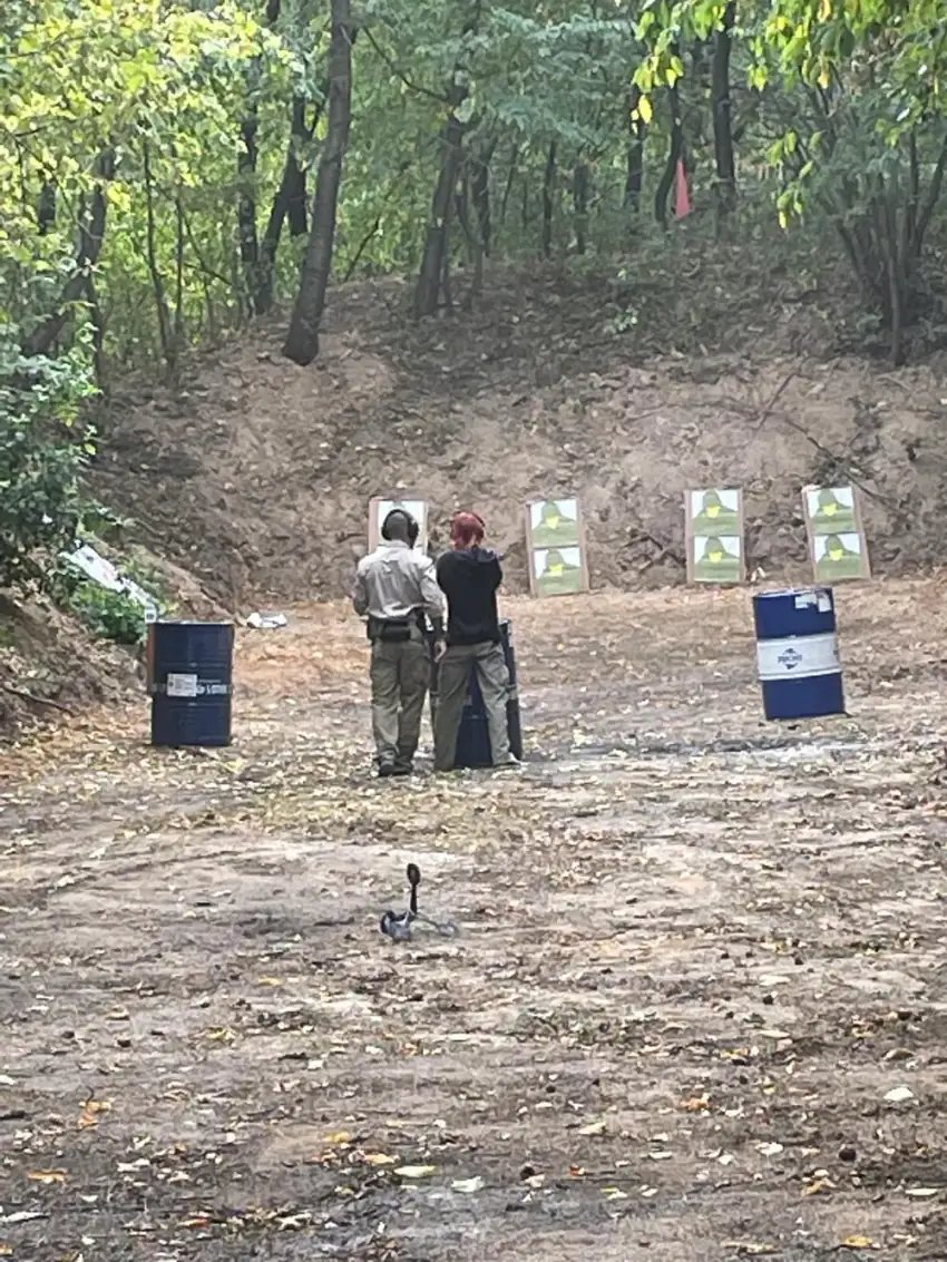 Trening strzelecki na odkrytej strzelnicy